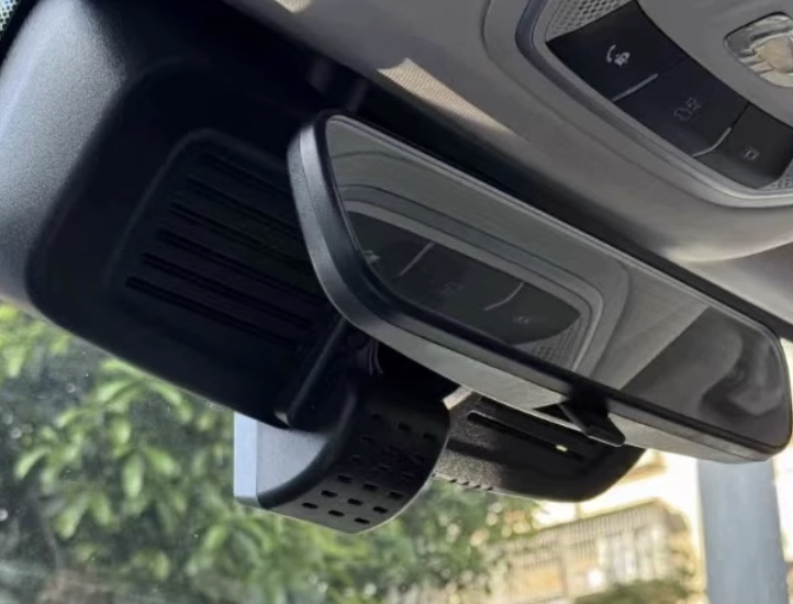 Xevaban.com ở 214 Giải Phóng là đơn vị chuyên cung cấp phụ kiện oto, đồ chơi oto, phụ tùng oto, phụ kiện tank 300, đồ chơi tank 300, xevaban, 214 giải phóng, cam hành trình tank 300, camera hành trình tank 300, camera tank 300.